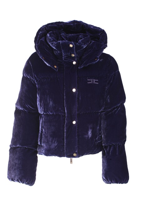 Shop ELISABETTA FRANCHI  Piumino: Elisabetta Franchi piumino crop in velluto.
Piumino crop in velluto con collo a cratere. 
È caratterizzato da cappuccio staccabile e logo ricamato in tinta.
Fodera in vela in tinta.
Bottoni in metallo dorato.
Composizione: 75% Viscosa 25% Poliammide.
Fabbricato in Italia.. PI62D36E2-590